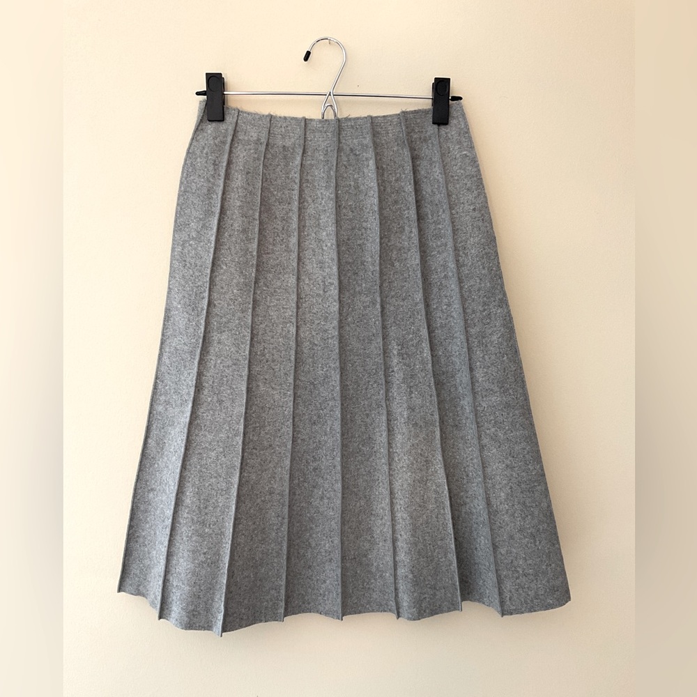 Anne Klein size 6 midi Wool Skirt
